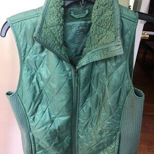 LL Bean Vest Women's M Green Full Zip Quilted Fleece Thinsulate Insulated